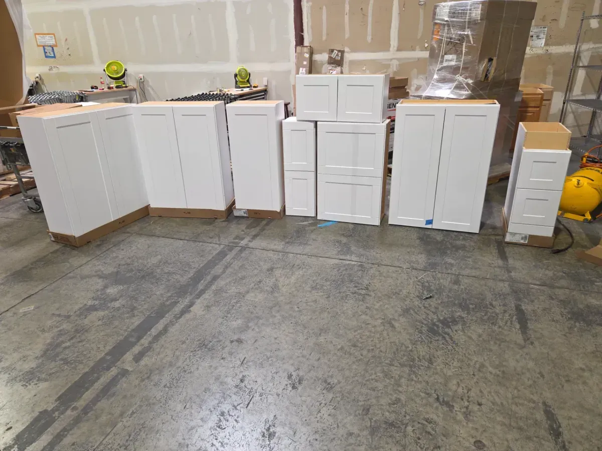 Set of 8 Cabinets (7upper, 1 lower ) - image 1