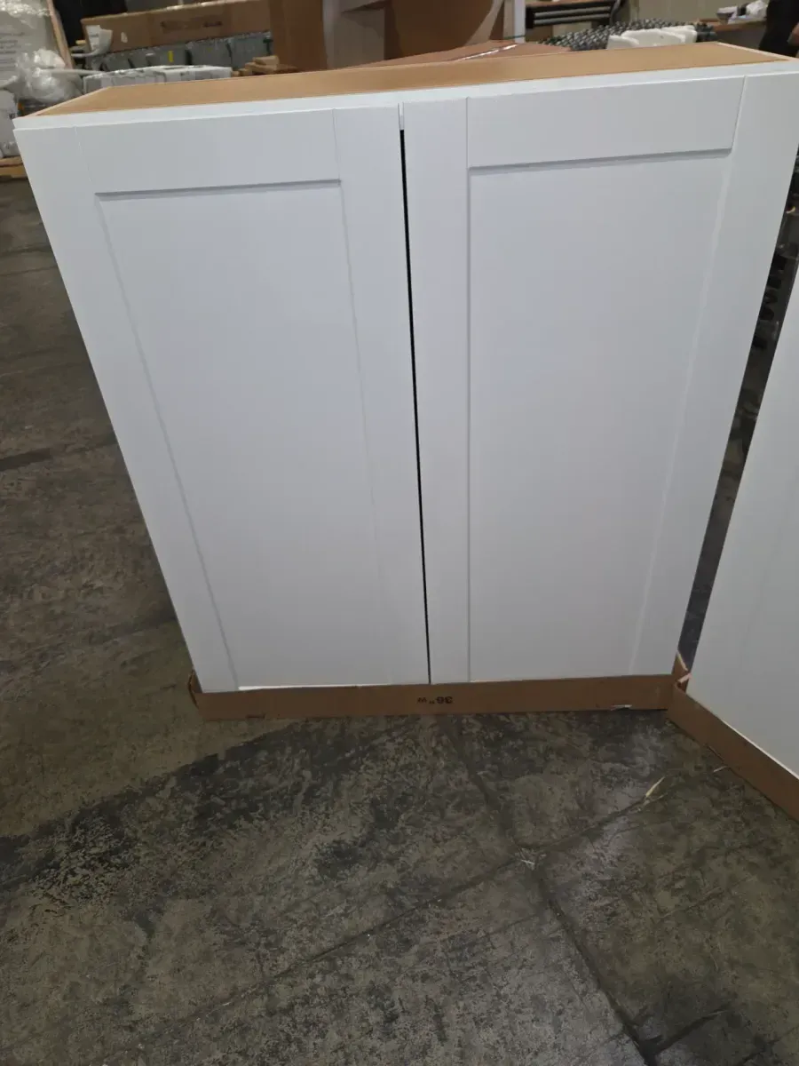 Set of 8 Cabinets (7upper, 1 lower ) - image 2