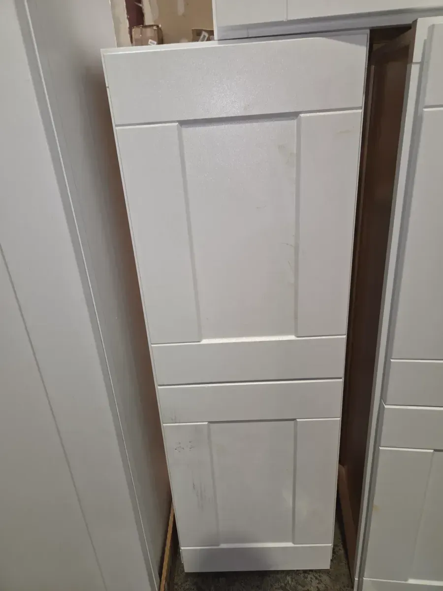 Set of 8 Cabinets (7upper, 1 lower ) - image 5