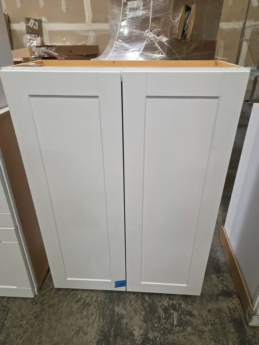 Set of 8 Cabinets (7upper, 1 lower ) - image 8