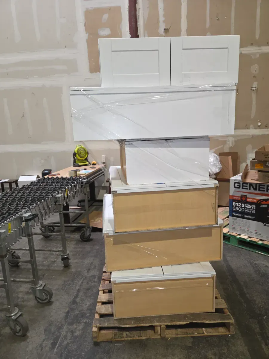 Set of 8 Cabinets (7upper, 1 lower ) - image 11