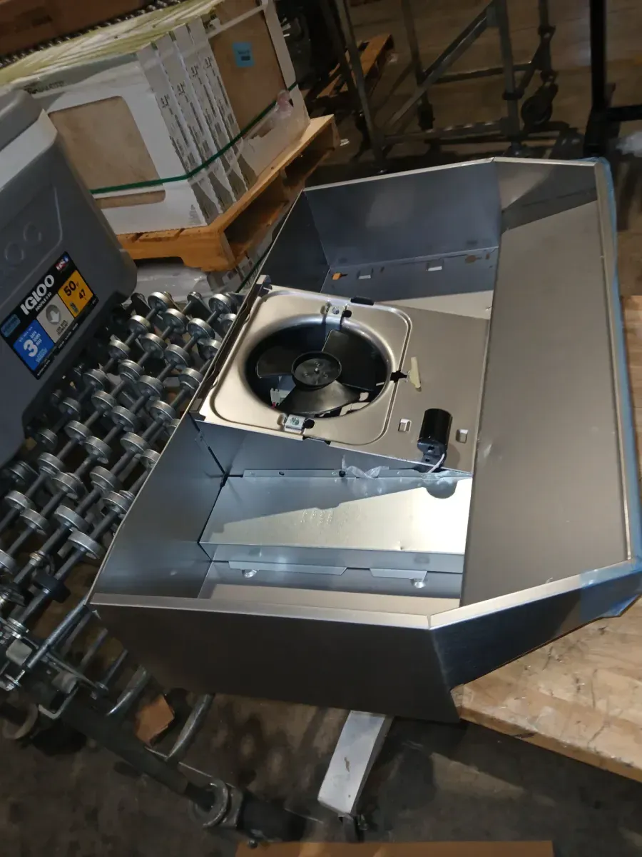 *** It is missing the grille*** Broan-NuTone RL6200 Series 30-Inch Ductless Under-Cabinet Range Hood, Stainless Steel Finish - image 4