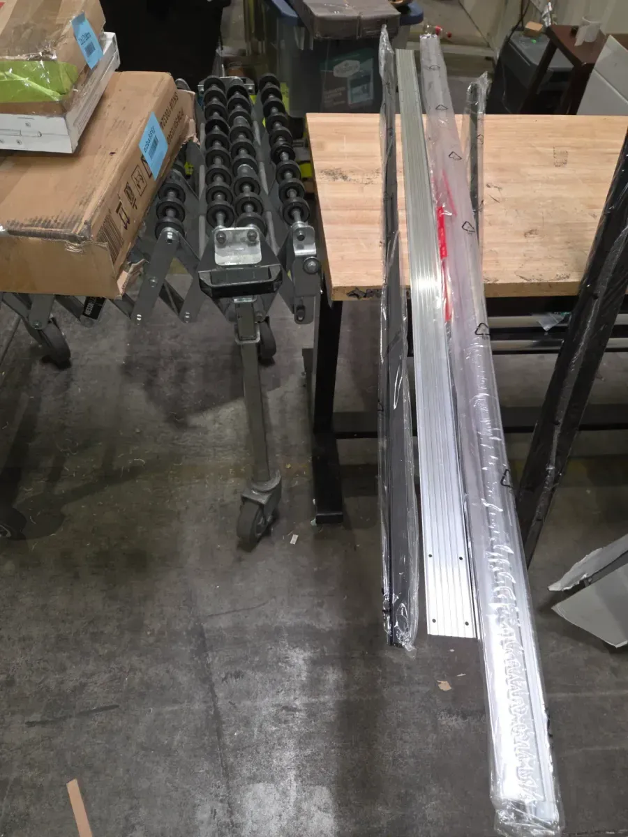 Delta Bridger Black Heavy Hinge Frameless Pivot Shower/Tub Hardware Assembly Kit - image 1