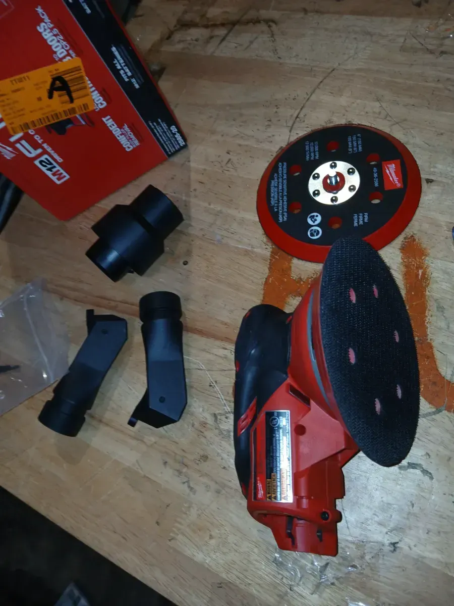 ***Broken button, but functional*** M12 FUEL 12V Lithium-Ion Brushless Cordless 6 in. Random Orbital Sander (3/16 in. Orbit) Tool-Only - image 3