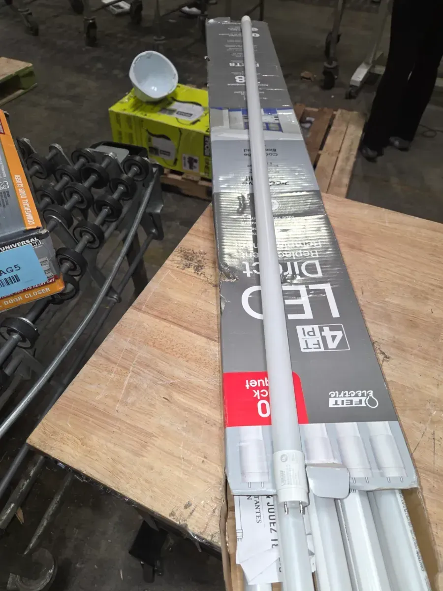 18-Watt 4 ft. T8 G13 Type A Plug and Play Linear LED Tube Light Bulb, Cool White 4000K (10-Pack) - image 2