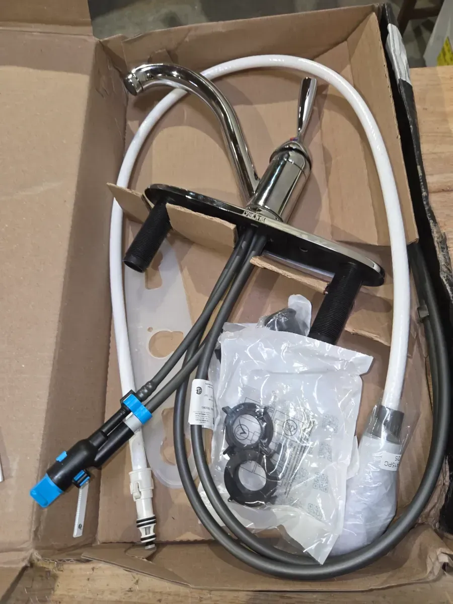 Classic Single-Handle Standard Kitchen Faucet with Side Sprayer in Chrome - image 4