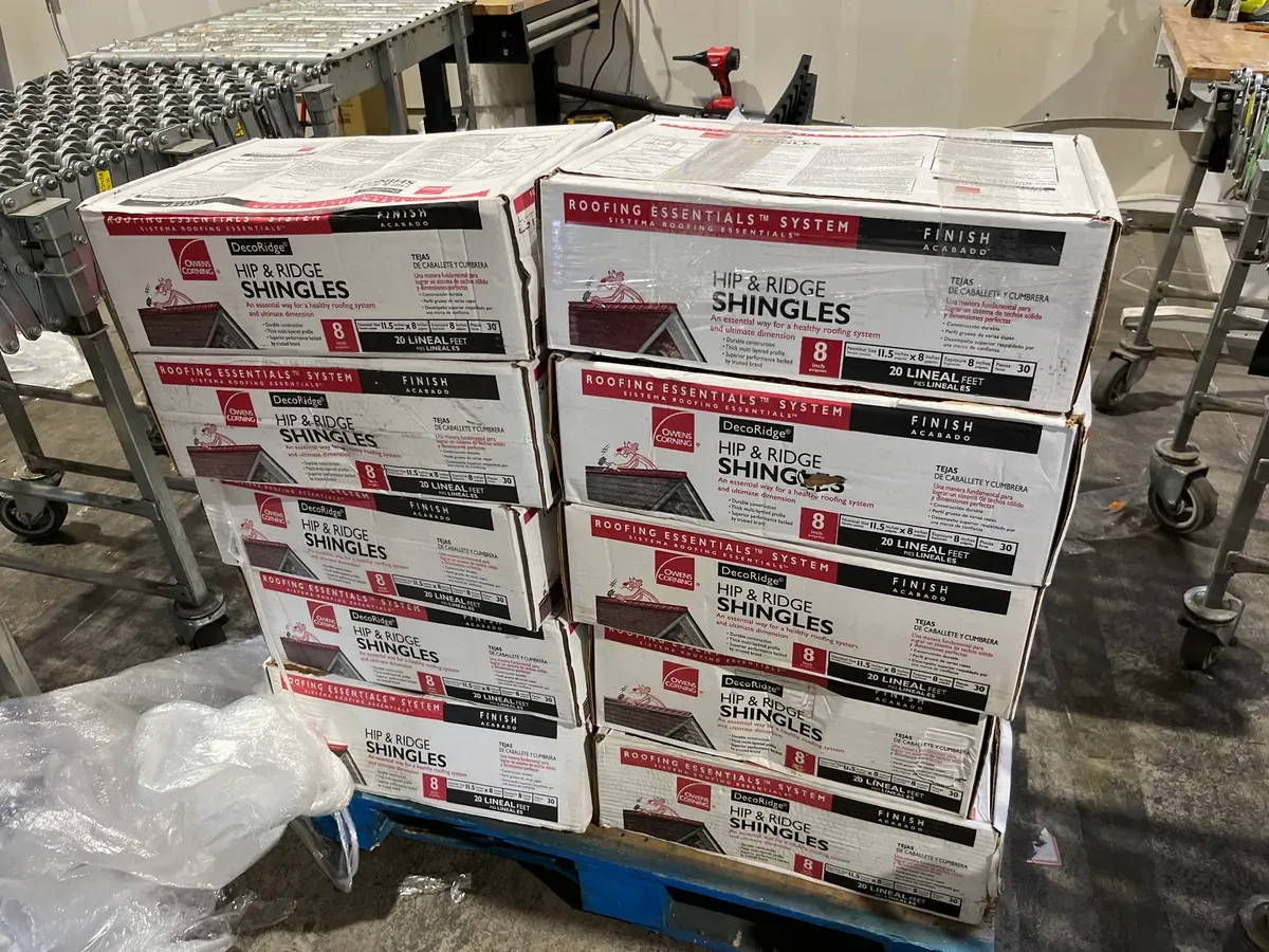 ***Pallet of 10***"DecoRidge Non-AR 8""Asphalt Hip & Ridge Shingles - Limited Warranty Onyx Black / Carbon (1 BD/20 LF)" - image 3