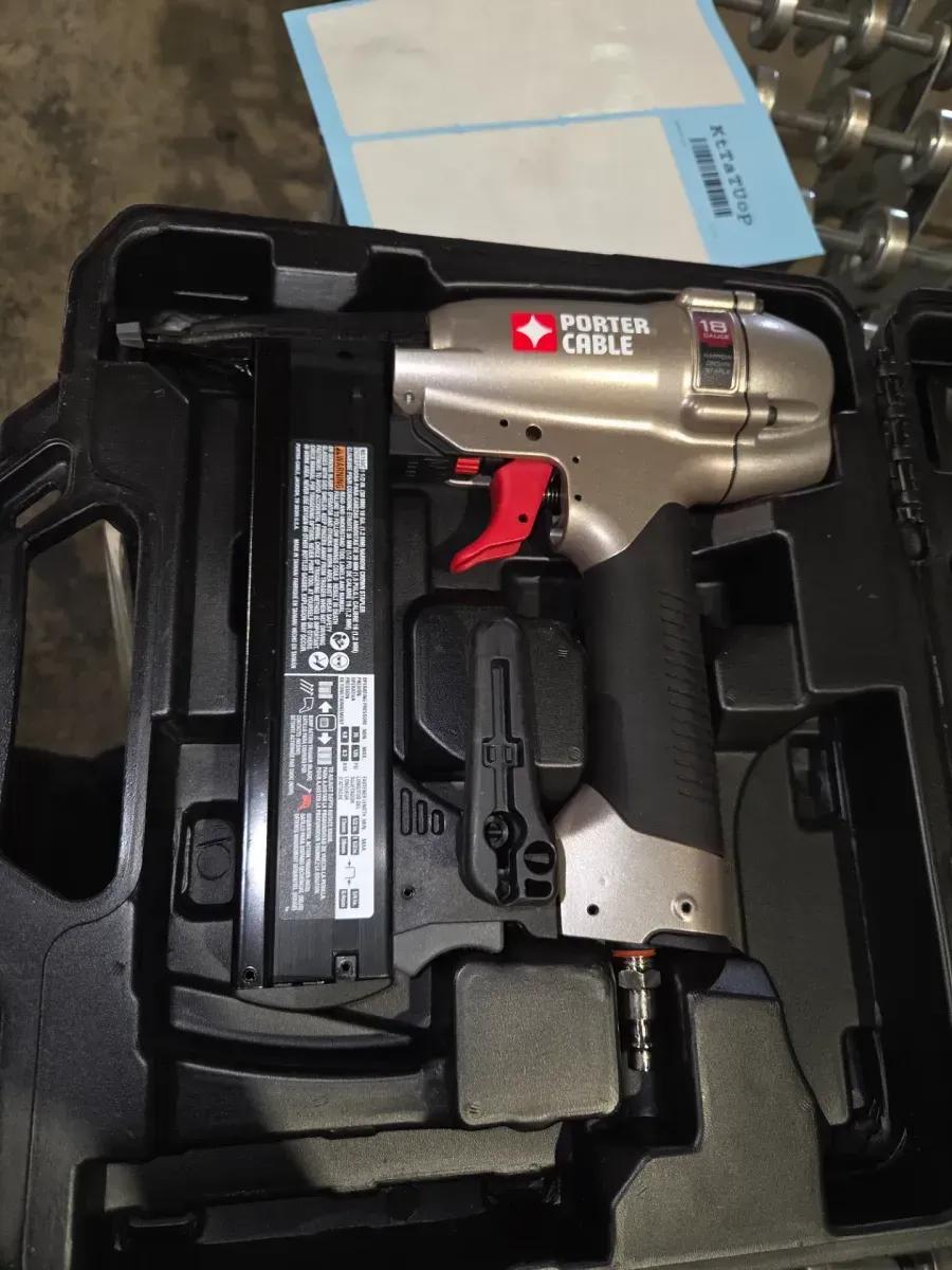 18-Gauge Pneumatic Brad Nailer - image 1