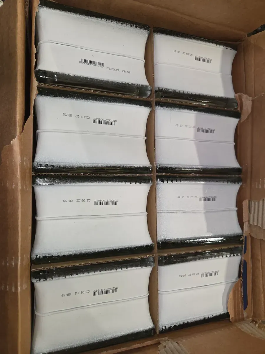 HyFlex 11-735 Medium Duty Cut Resistant Glove Size 8 - image 4