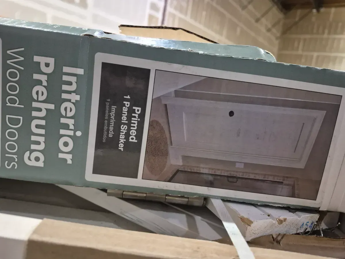 30 in. x 80 in. 1 panel Primed Shaker  Prehung Interior Door  - image 3