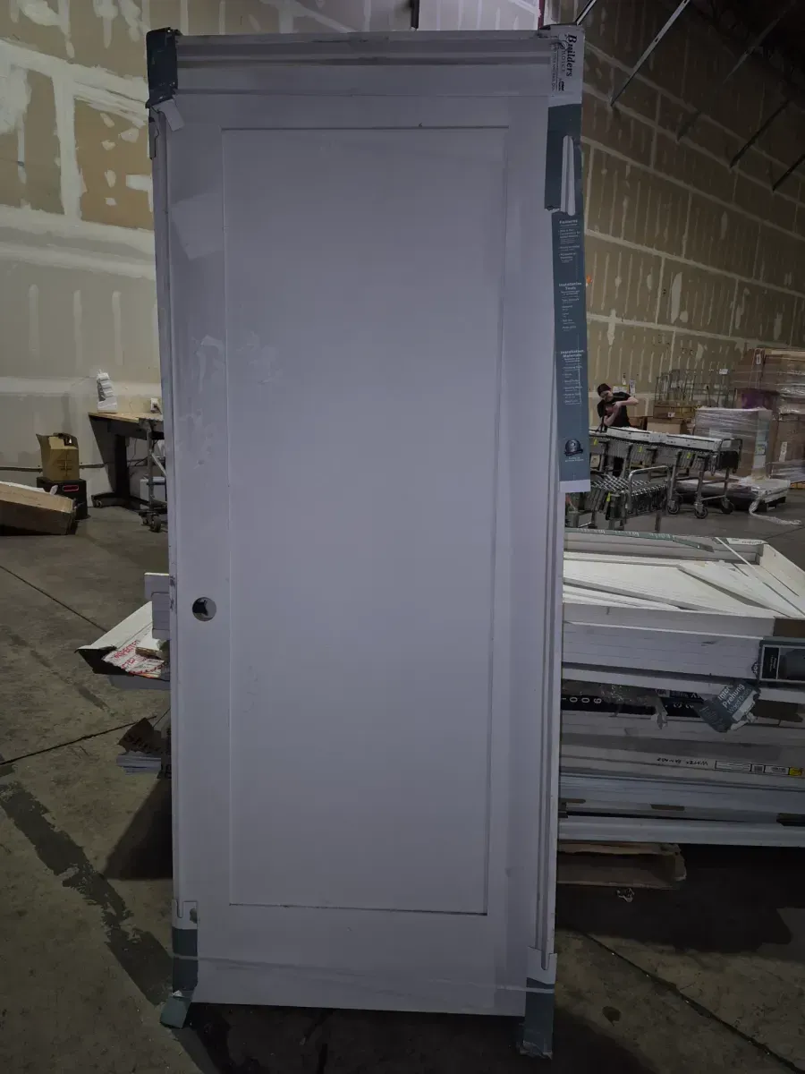30 in. x 80 in. 1 panel Primed Shaker  Prehung Interior Door  - image 4