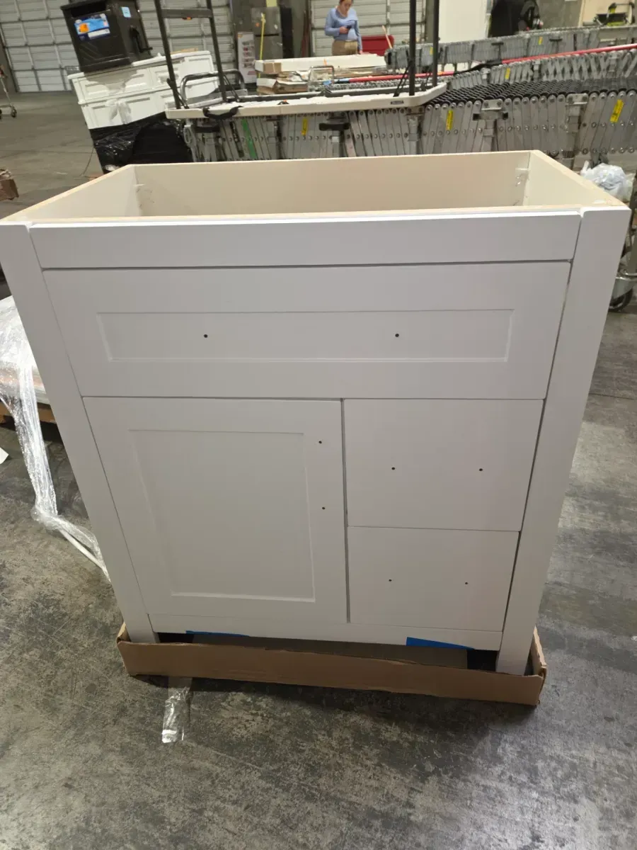 Sedgewood 30.5 in. W x 18.75 in. D x 34.375 in. H Single Sink Bath Vanity in White with Arctic Solid Surface Top - image 3