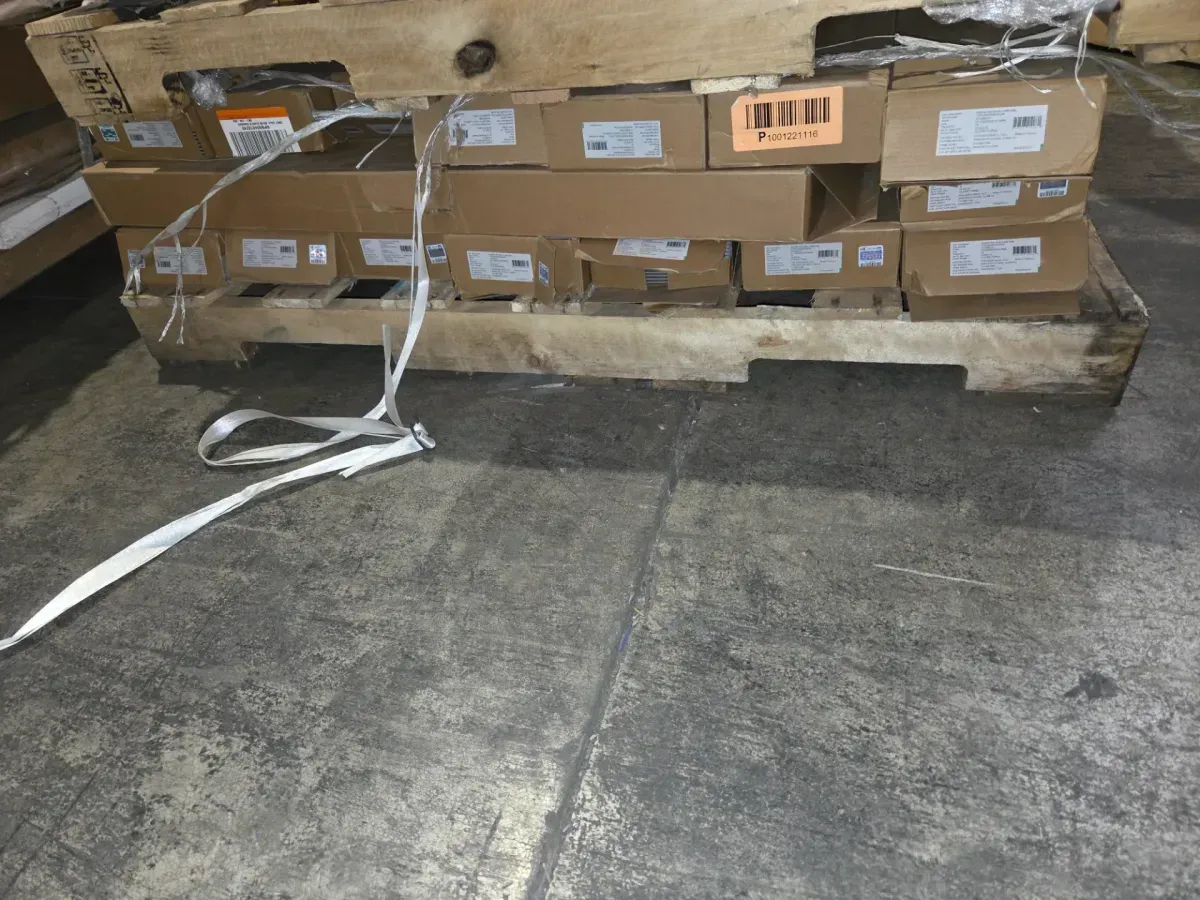 *** pallet of 21 case(502.95 sq. ft./Case*** Marsh Hen 6 MIL x 6 in. W x 36 in. Light Gray Wood Look Vinyl Plank Flooring Waterproof Click Lock 23.95 sq. ft./Case - image 4