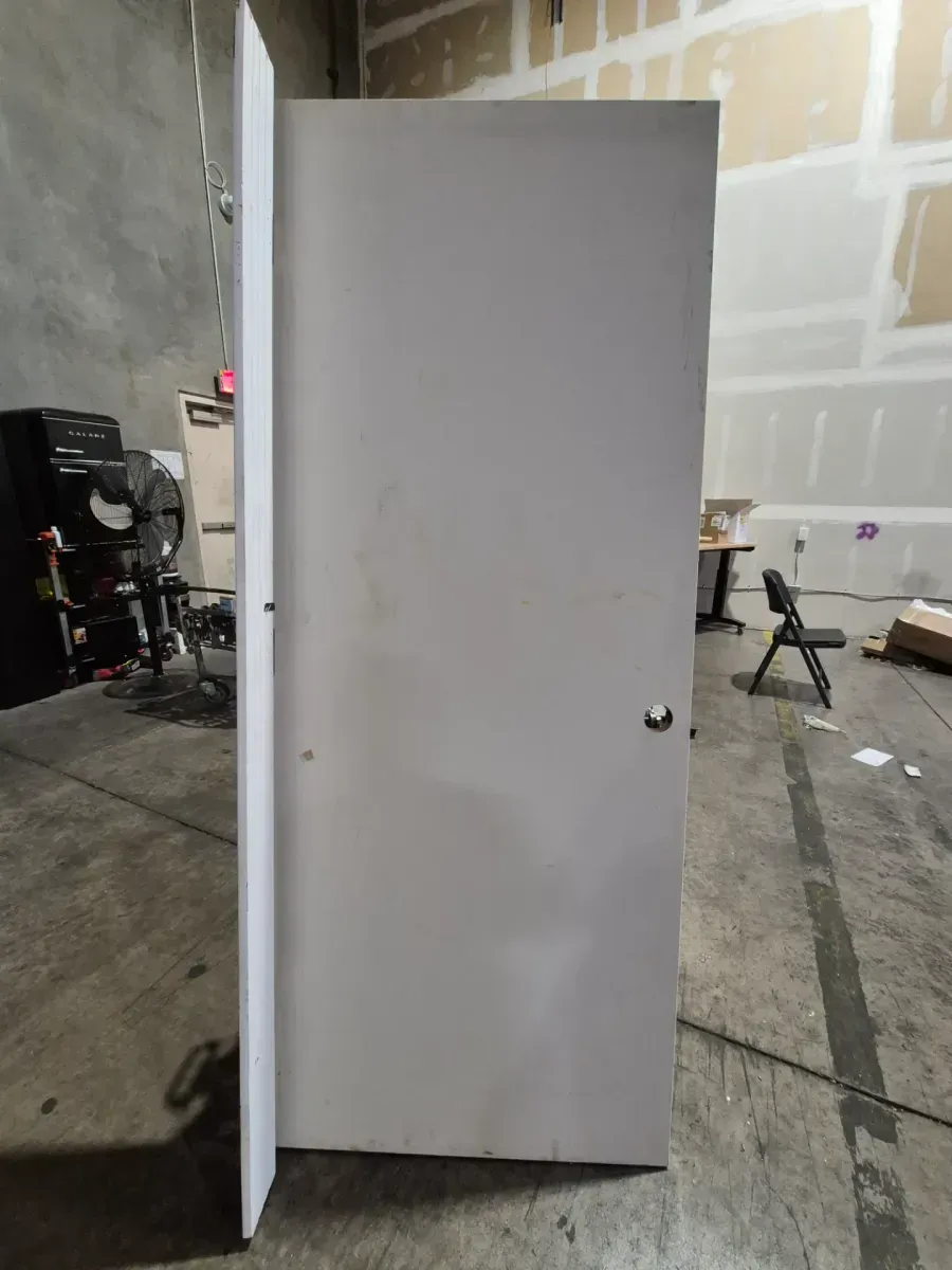 32 in. x 80 in. No Panel Right-Handed Primed Composite Hollow Core Single Prehung Interior Door 4-9/16 in. Flat Jamb - image 2