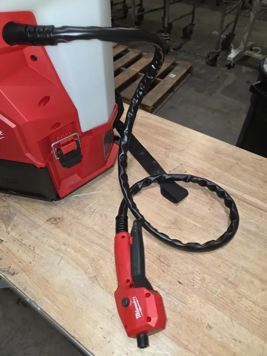 M18 18V 4 Gal. Cordless Battery Powered Backpack Pesticide Sprayer w/Switch Tank Interchangeable Capability (Tool-Only) - image 4