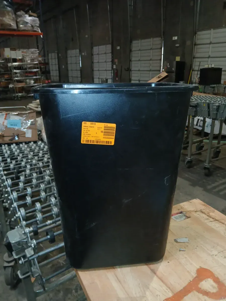 10.38 Gal. Black Rectangular Trash Can - image 2