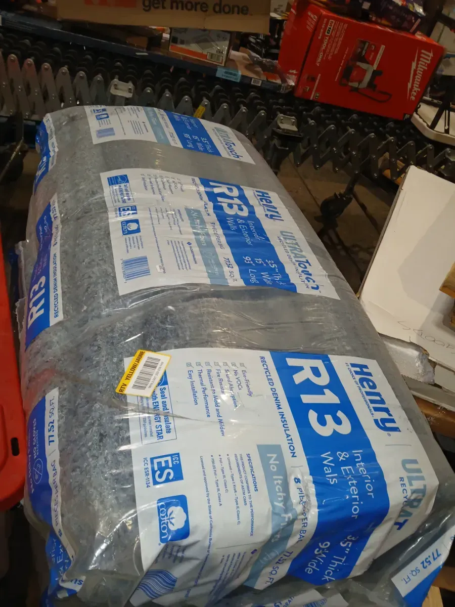 R-13 ULTRATouch Recycled Denim Insulation Batt 15 in. x 93 in. - image 2