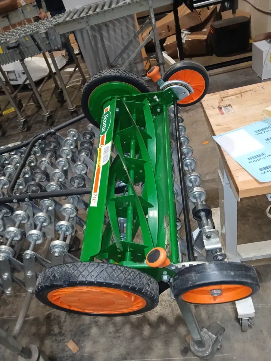 *** She is missing the black bag*** Scotts 20 in. Manual Walk Behind Reel Lawn Mower, Includes Grass Catcher - image 2