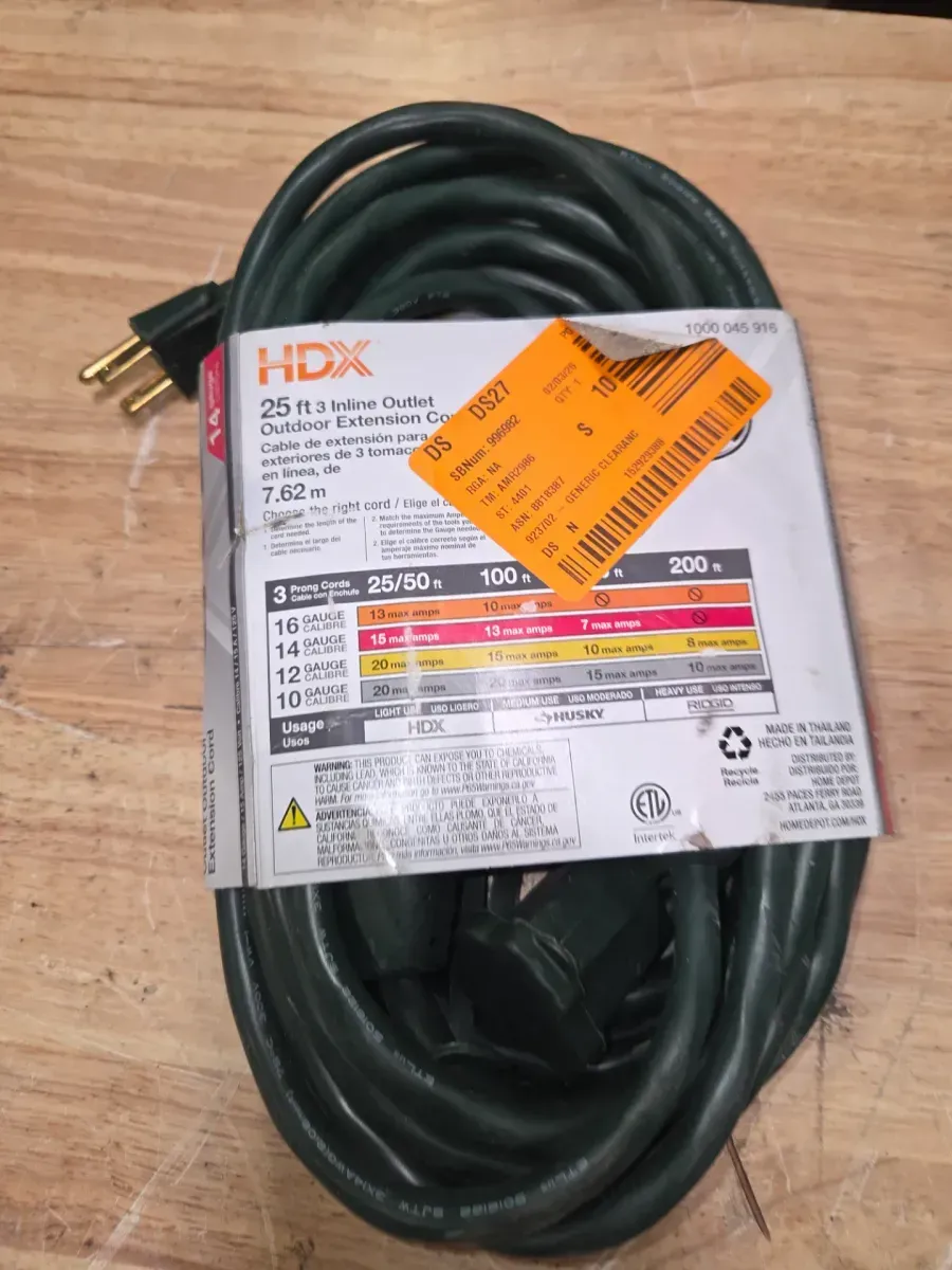 25 ft. 14/3 3 Outlet Extension Cord, Green - image 3