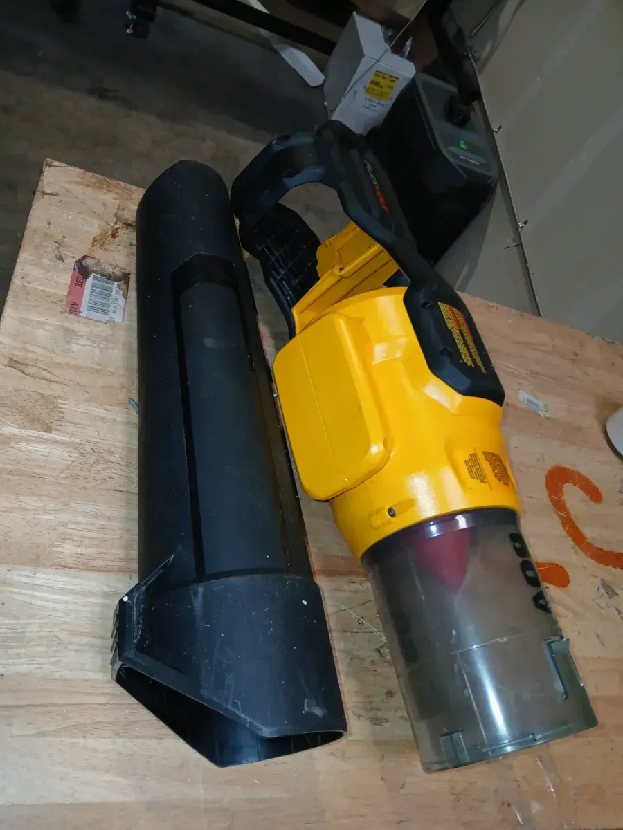 *** Not batterry and Charge*** DEWALT FLEXVOLT 60V MAX 125 MPH 600 CFM Brushless Cordless Battery Powered Blower Kit - image 3