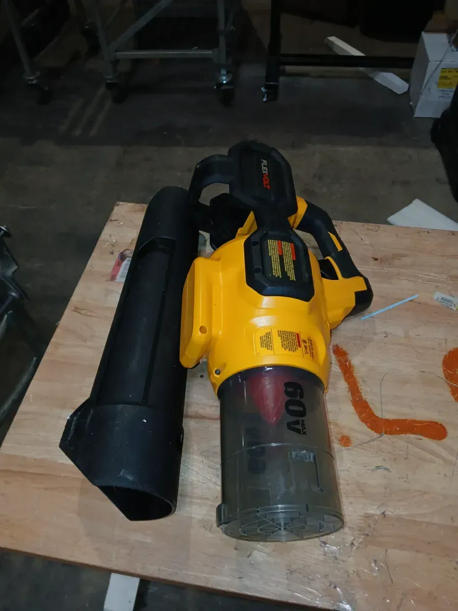 *** Not batterry and Charge*** DEWALT FLEXVOLT 60V MAX 125 MPH 600 CFM Brushless Cordless Battery Powered Blower Kit - image 4