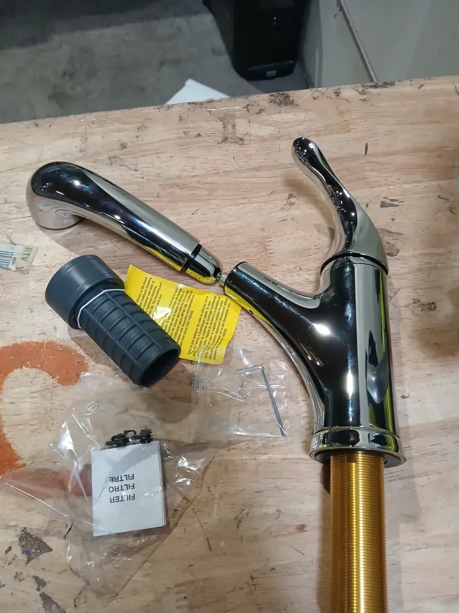 Glacier Bay Market Single-Handle Pull-Out Sprayer Kitchen Faucet in Polished Chrome - image 3