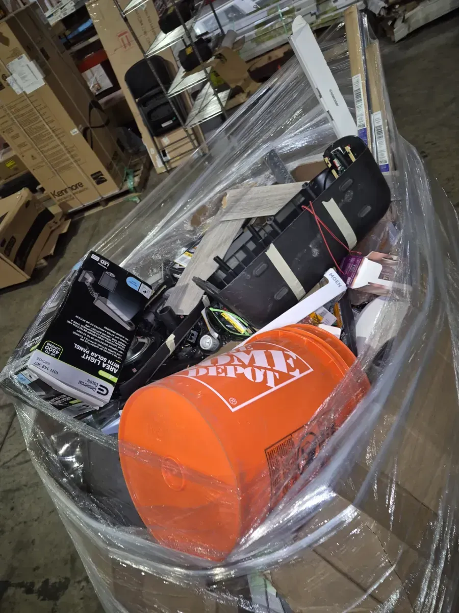 Gaylord of mixed Home Depot merchandise - image 1