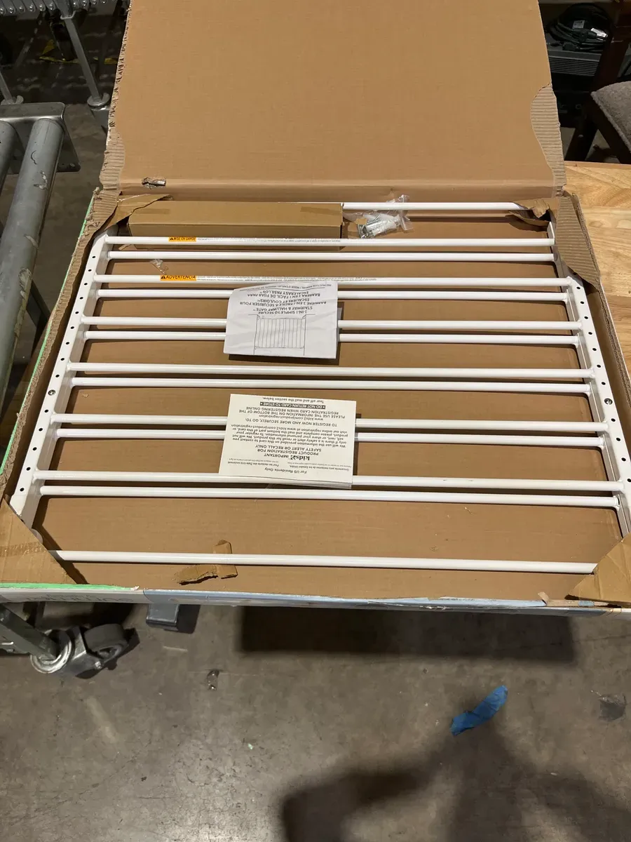 Stairway 42W Series Safety Pet and Baby Gate,28 in. to 42 in. Wide, 28 in. Tall,for Stairway or Hallways, 29.29 in. Tall - image 3