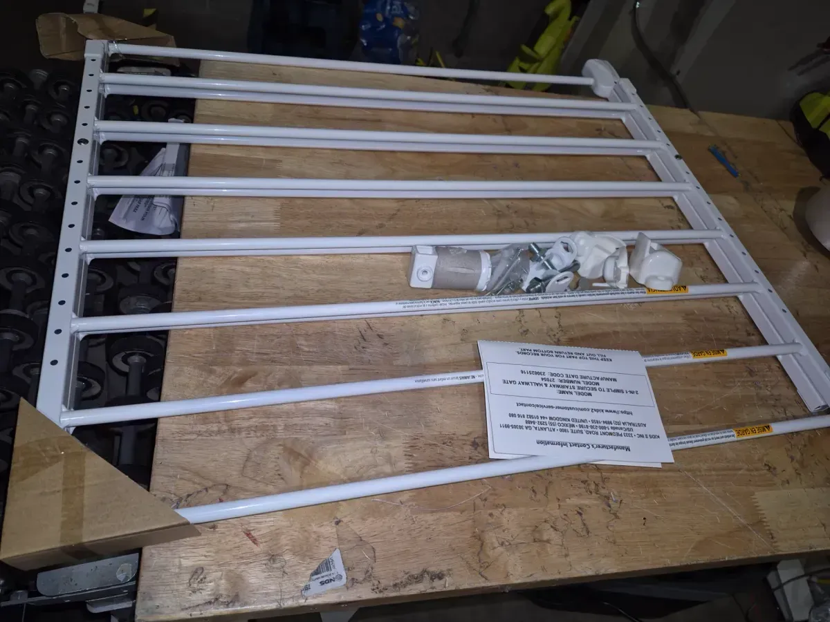 Stairway 42W Series Safety Pet and Baby Gate,28 in. to 42 in. Wide, 28 in. Tall,for Stairway or Hallways, 29.29 in. Tall - image 4