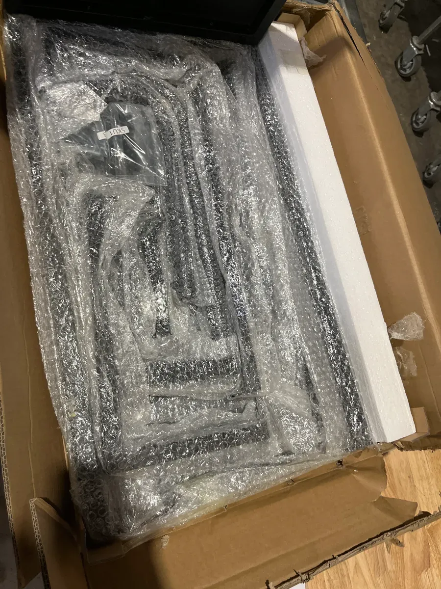 RV Steps, 4-Step 57.3 in. H RV Stairs, 440 lbs. Load Capacity, Thickened Carbon Steel, With Handrail, Non-Slip Steps - image 5