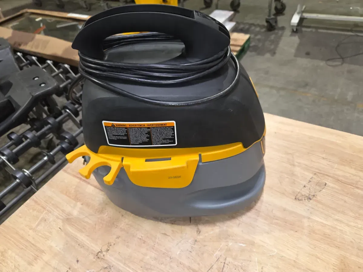 ***It doesn't come with the accessories.***2.5 Gal. 1.75 Peak HP Small Shop Vacuum Wet Dry Vac with Filter Bag, Hose, Utility and Car Nozzle Attachments HD2025 - image 1