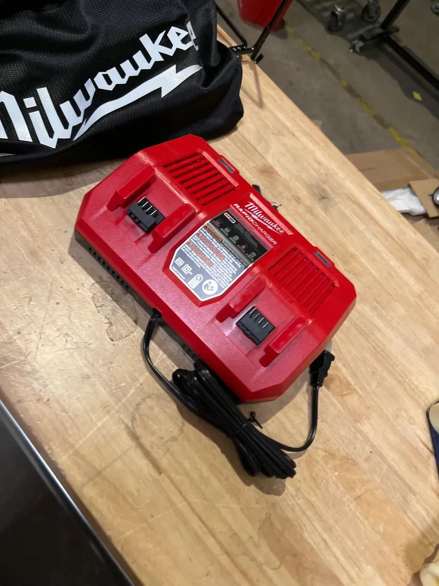 M18 FUEL 21" Self-Propelled Dual Mower Kit w/ (2) 12 Ah Forge& Dual Bay Rapid Charger - image 4