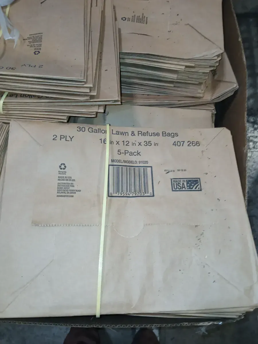 Pallet of bags 30 gallon lawn & Reguse 16in x 12in x 35in  - image 2