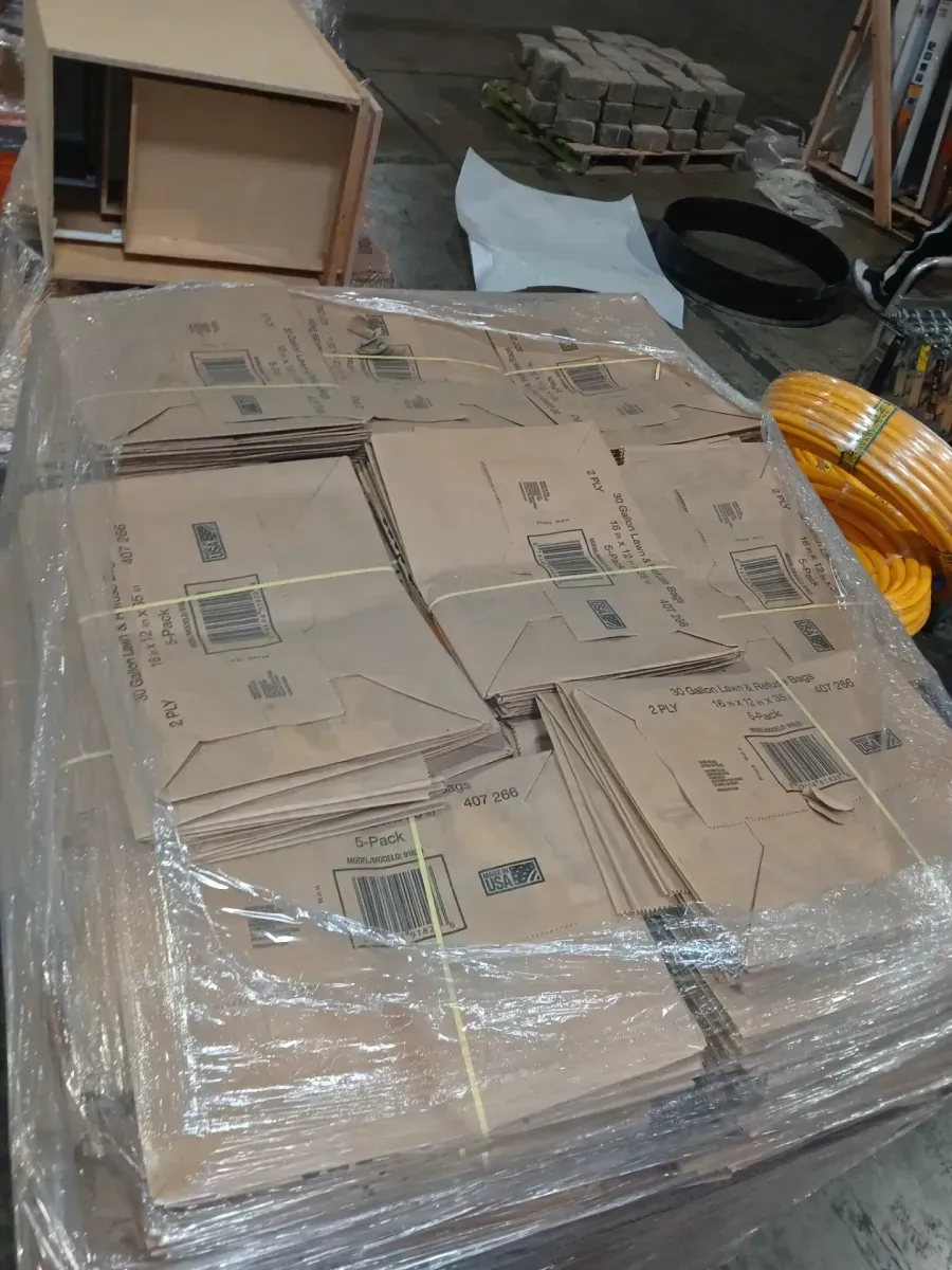 Pallet of bags 30 gallon lawn & Refuse 16in x 12in x 35in  - image 3