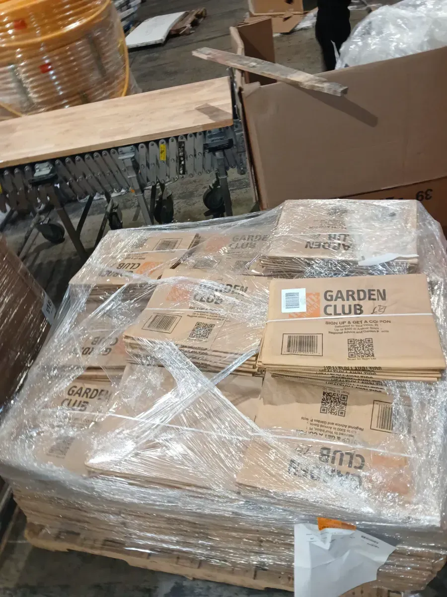 Pallet of bags garden club  - image 3