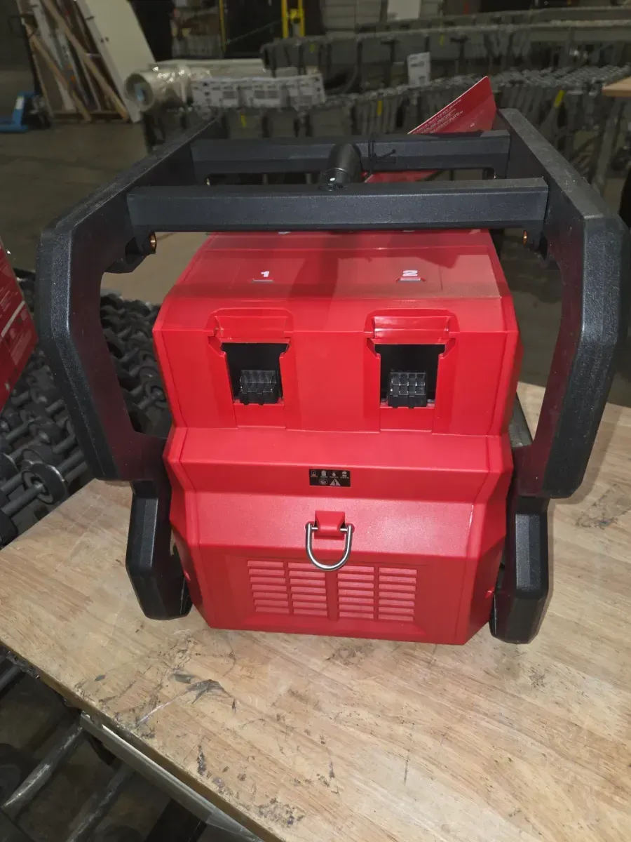 M18 18V Lithium-Ion Cordless 3600-Watt/1800-Watt Battery Powered Power Supply - image 3