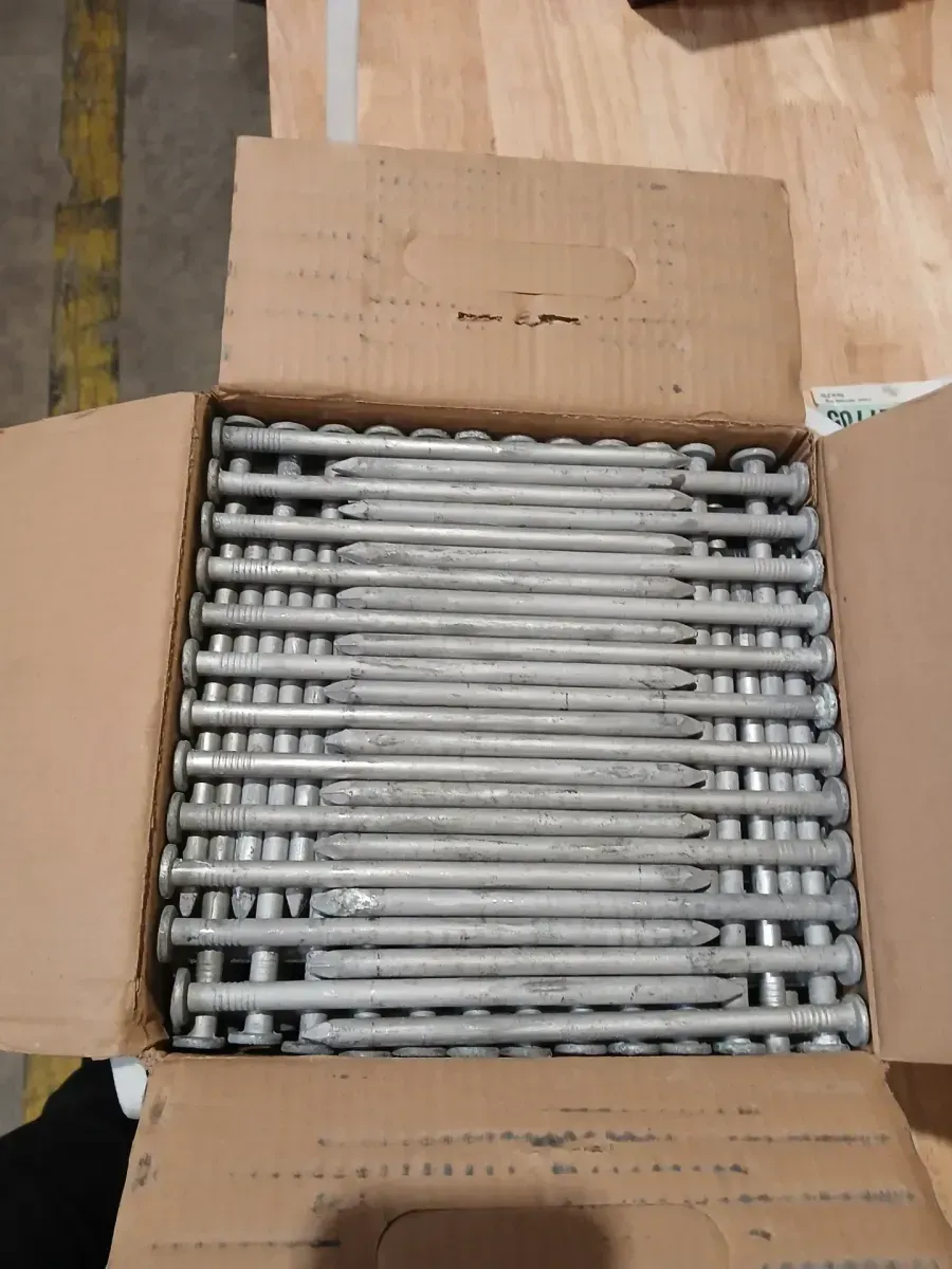 Pack of hitting grip  spike 8"smooth shank  - image 2