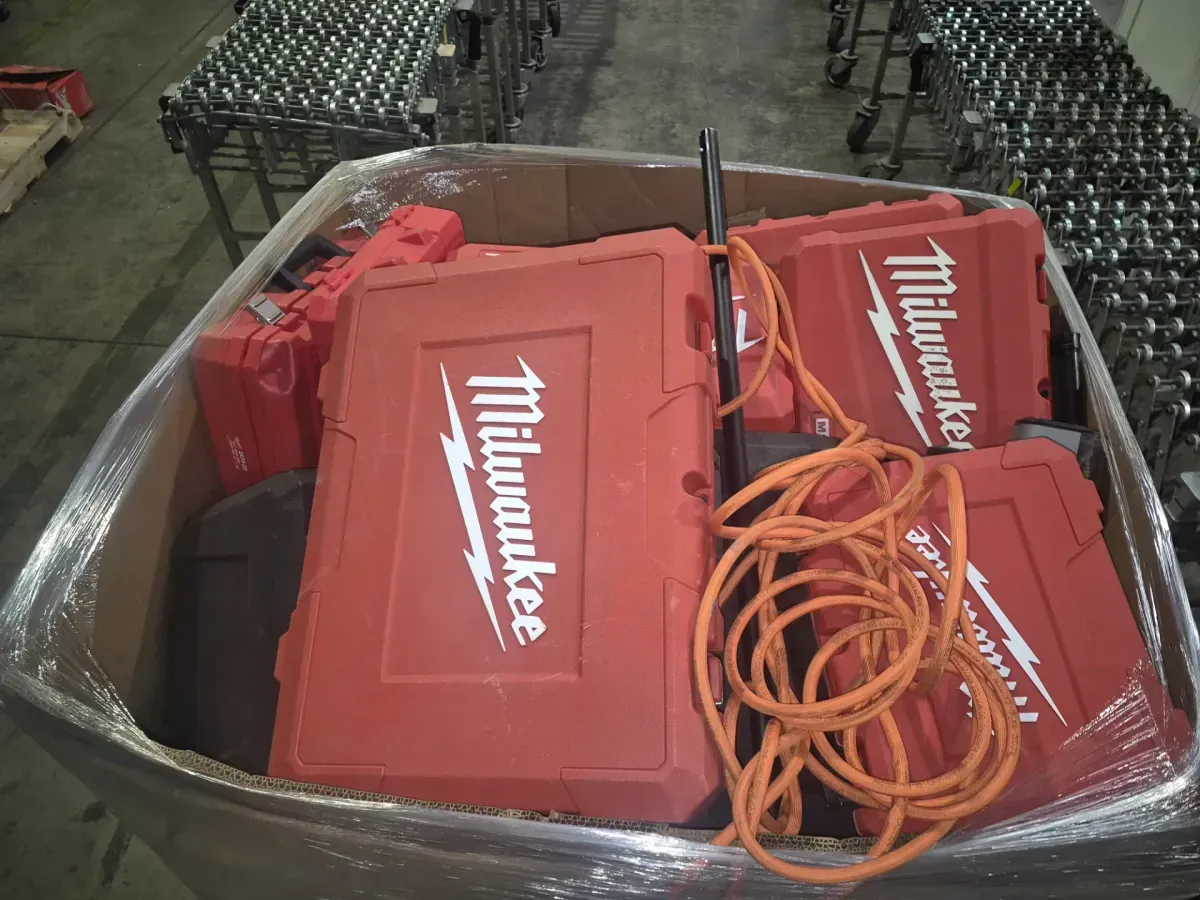 Milwaukee toolbox pallet (tools not included) - image 1
