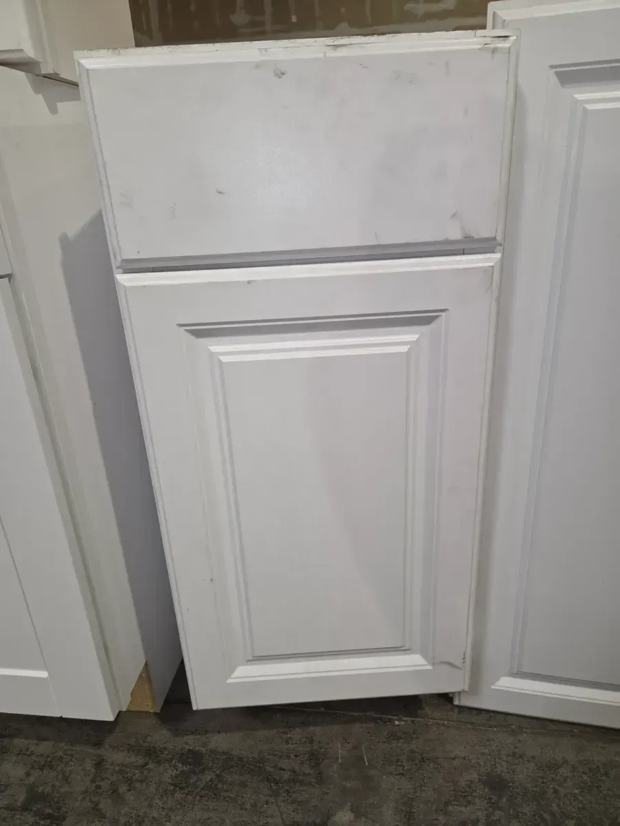 Pack of 6 Assorted Cabinets( 3 upper , 3 lowen ) - image 4
