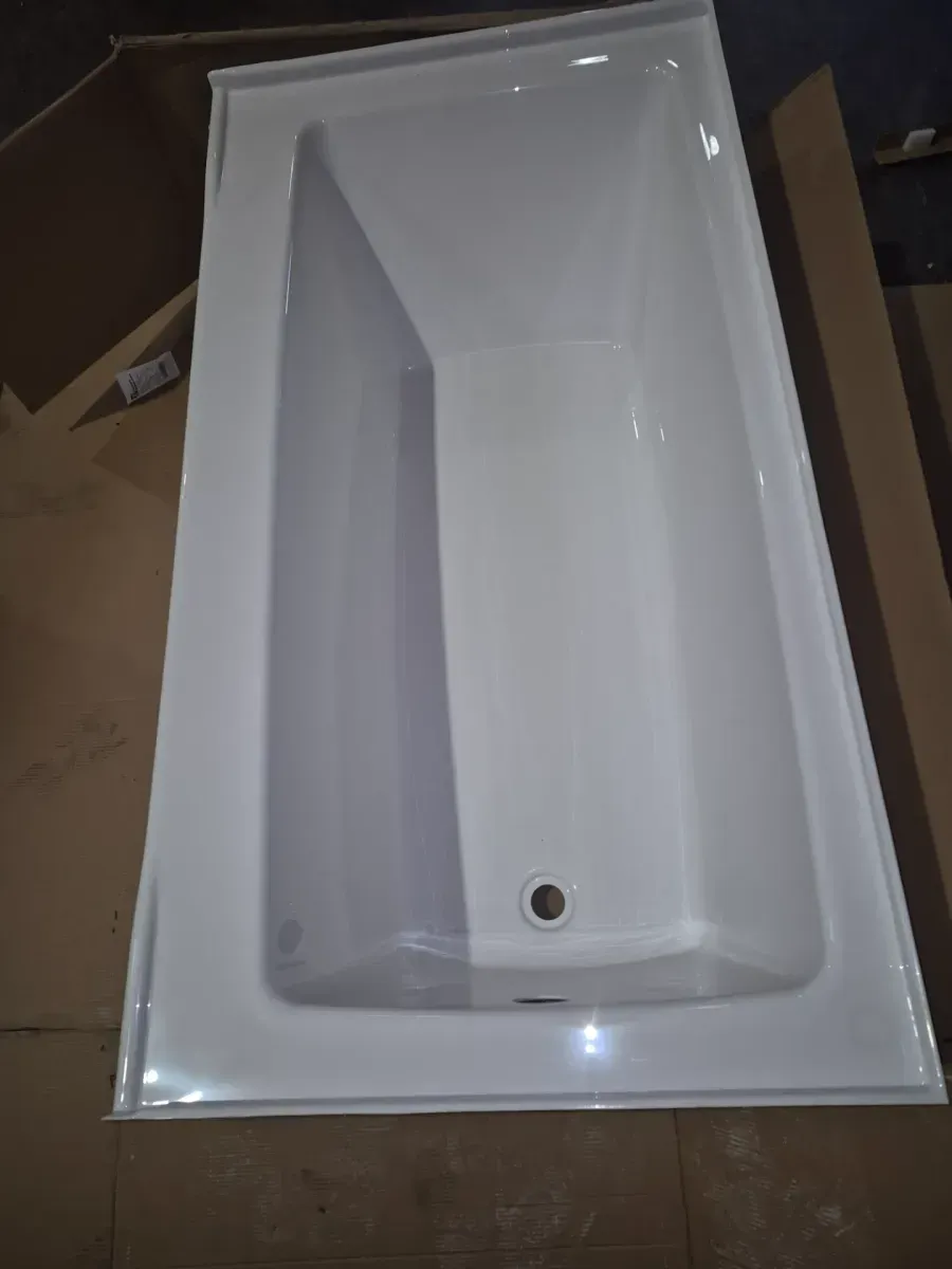 Classic 500 60 in. x 32 in. Alcove Deep Soaking Bathtub with Right Drain in High Gloss White - image 4
