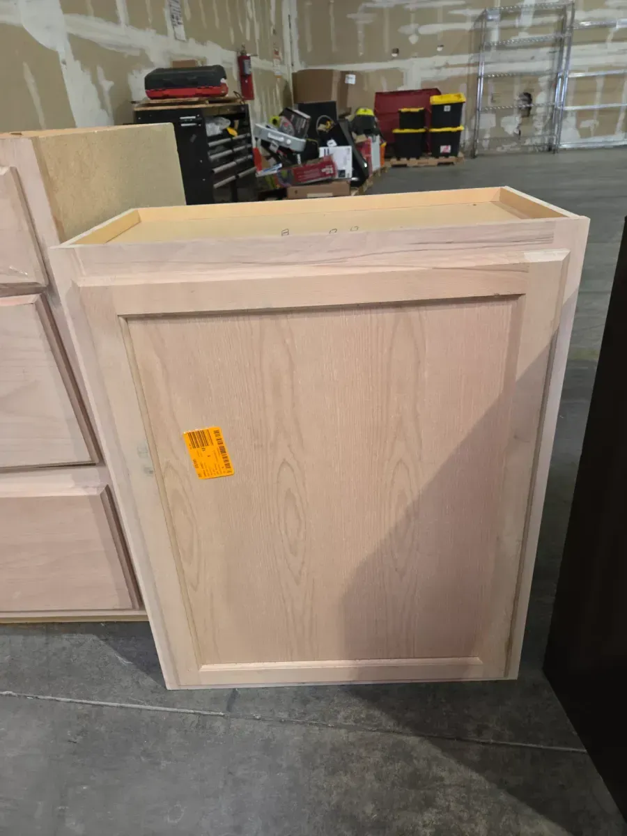 7-pack of mixed cabinets( 3 upper , 4 lower) - image 7