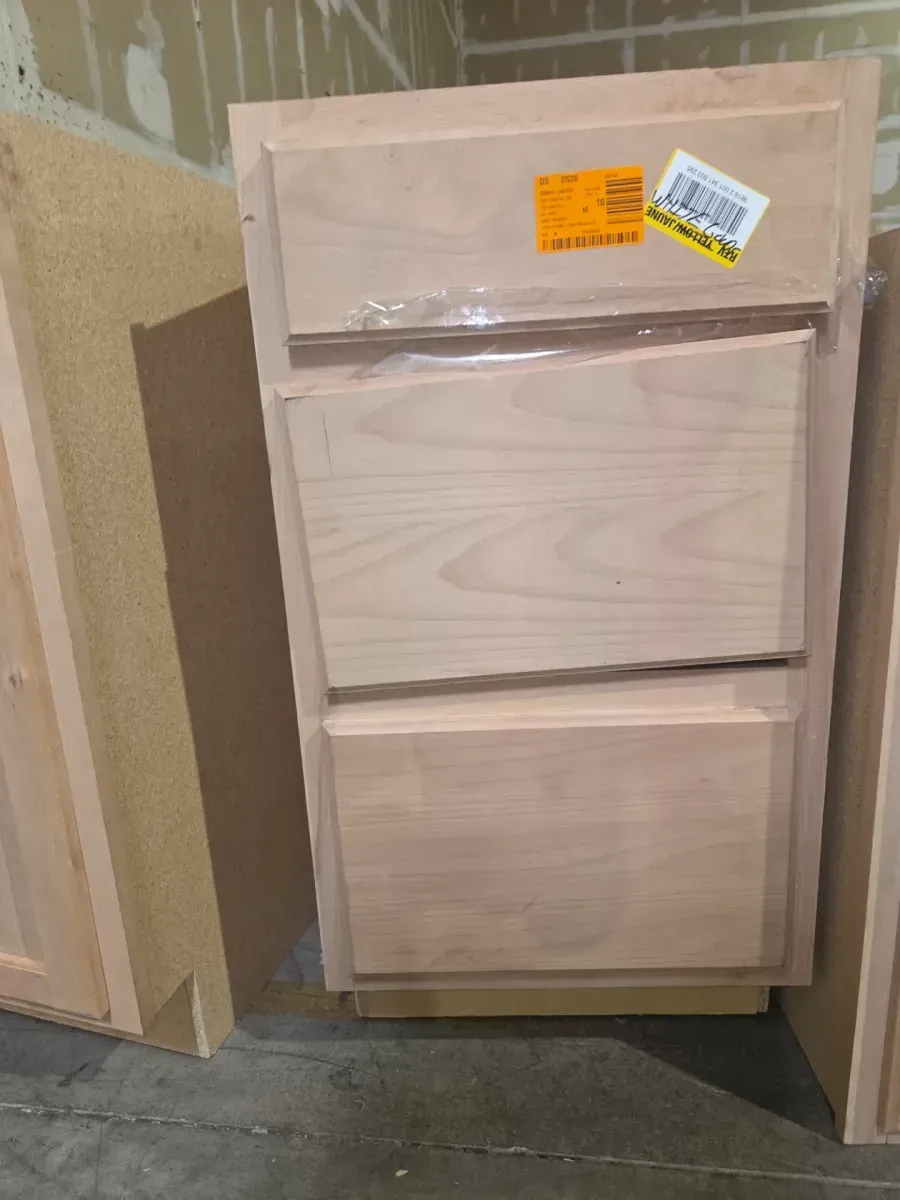 7-pack of mixed cabinets( 3 upper , 4 lower) - image 8
