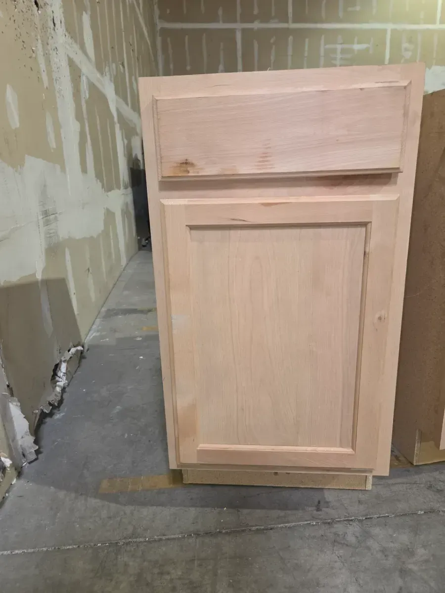 7-pack of mixed cabinets( 3 upper , 4 lower) - image 9