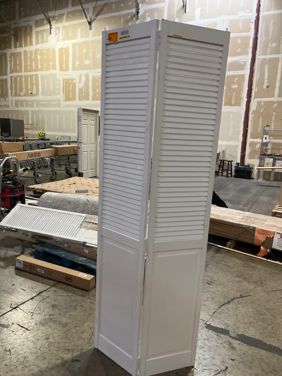 *** It has some flaws ***30 in. x 80 in. Louver/Panel Solid Core White Painted Pine Wood Bi-fold Door with Hardware - image 4