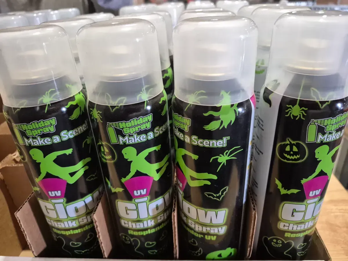 *** pack of 12***Glow-In-The-Dark Chalk Spray Window Decor - image 3