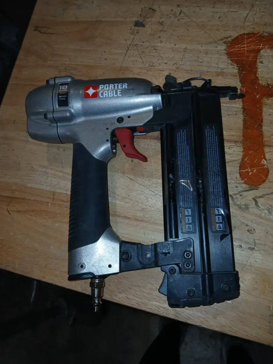 Porter-Cable 18-Gauge Pneumatic Brad Nailer Kit - image 3