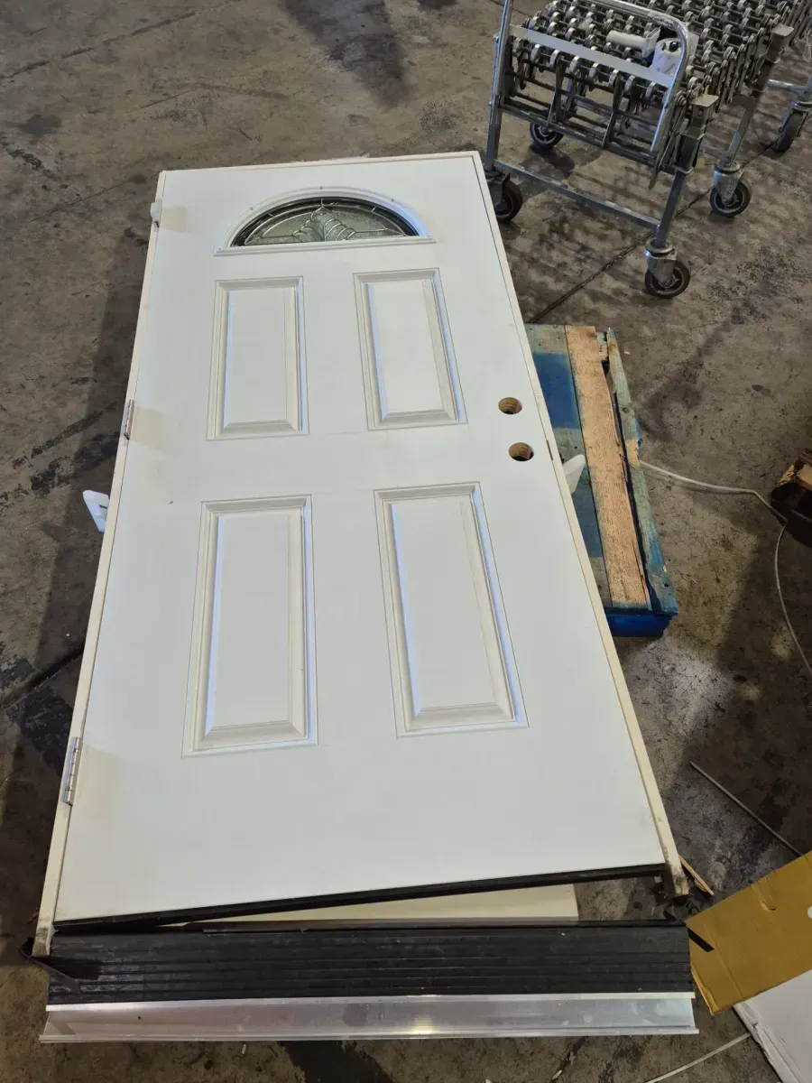 **frame in bottom piece broken **36 in. x 80 in. Fan Lite Primed Steel Prehung Right-Hand Inswing Front Door w/ Brickmould - image 3