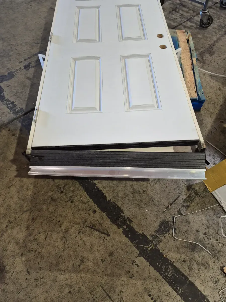 **frame in bottom piece broken **36 in. x 80 in. Fan Lite Primed Steel Prehung Right-Hand Inswing Front Door w/ Brickmould - image 4
