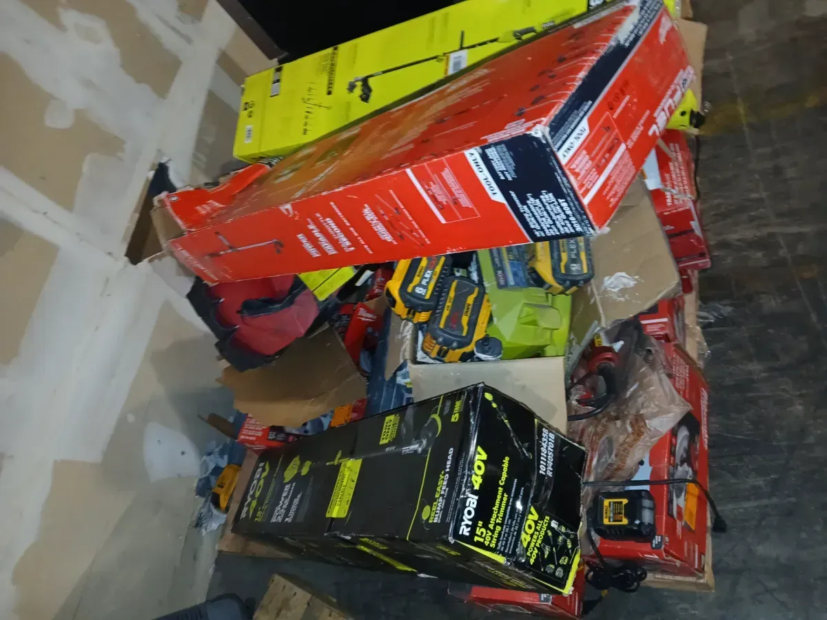 Pallet of tools from various brands—damaged and broken. - image 3