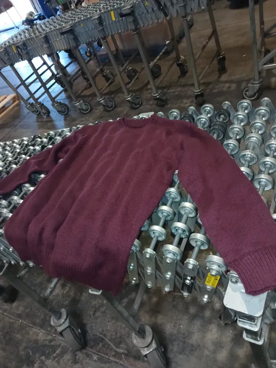 *** Size M *** Kallspin Men’s Wool Blend Crew Neck  - image 2